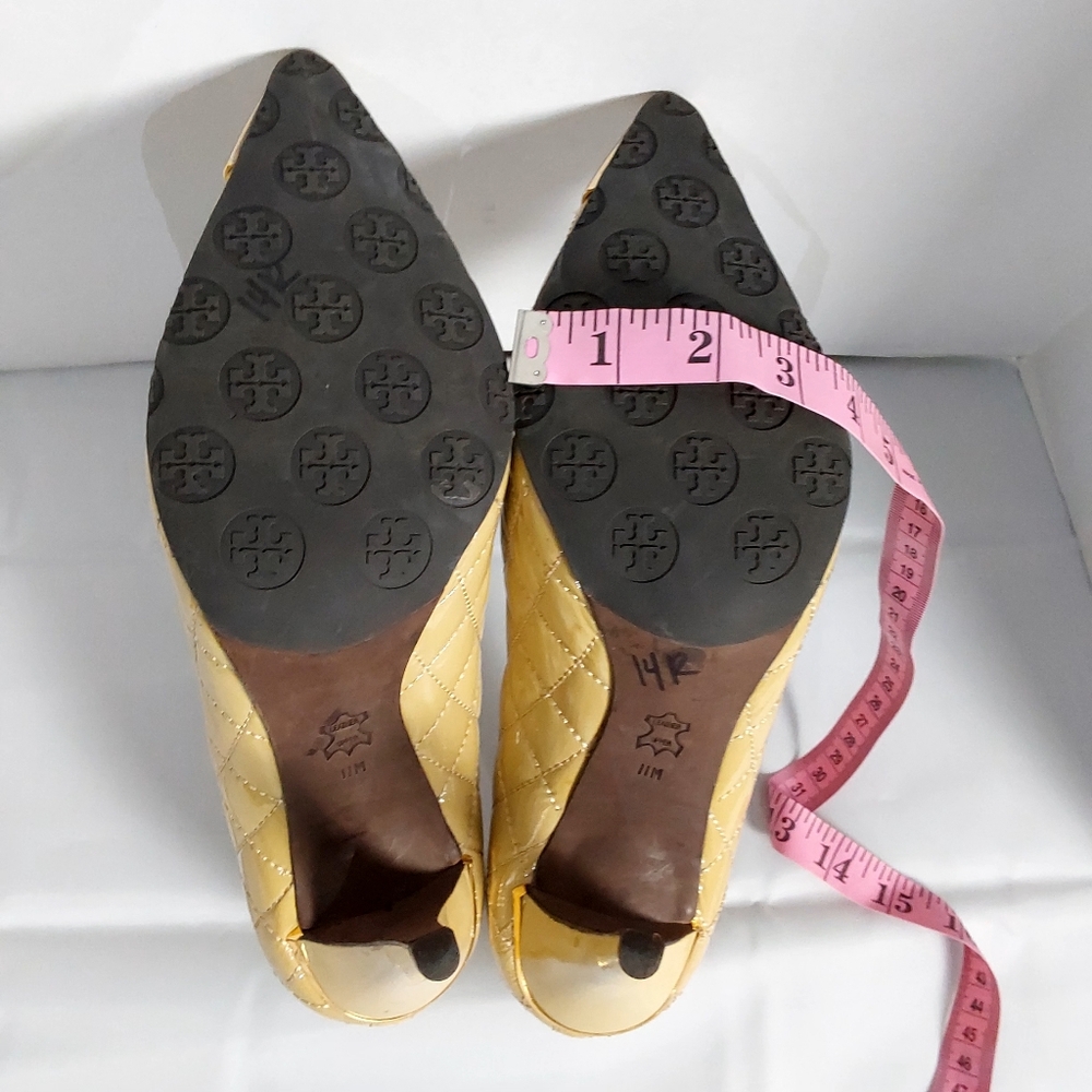 TORY BURCH KAITLIN BEIGE Gold Quilted Leather Wedges Cap Toe Pumps - Picture 14 of 14
